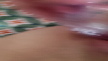 老婆越来越骚，招人群交，