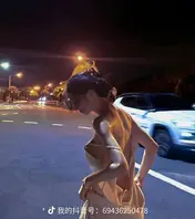 山东妹子被偷拍曝光泄密平时应该有直播，真是反差婊的日常0