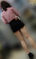 偷拍西安某高校疑似老师的黑短裤长美腿美女2