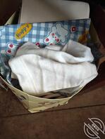 表妹出去玩，留下穿过的白袜作为我的补偿