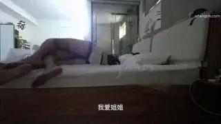 高颜值留学生女同，居家自拍性爱视频，充斥大量真实对白，调教求肏