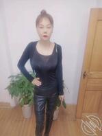 骚逼自拍，身材很好，大家有想操的没