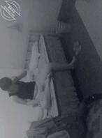 小姨子住家寂寞难耐，自抠时我就在门外好激动如果当开门进去你们说能操上吧？2