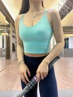 丈夫常年出差  一个人在家寂寞无聊 