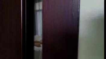 3p老婆，大鸡巴帅哥把老婆侍候的太舒服了