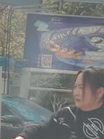 洗车偷拍肥臀牛仔裤熟女
