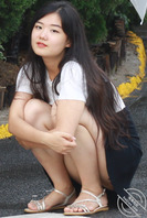 微胖妹妹微微走光骚内内2