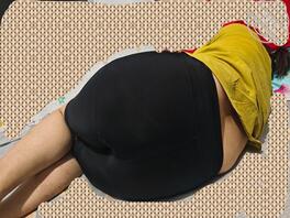 想不想趴我妈妈身上，大体格子肉实的很1