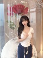 姐姐又发海边照片诱惑我了，真的好想看她被鸡巴爆操的骚样