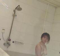 偷拍极品小萝莉洗澡（已成年）0