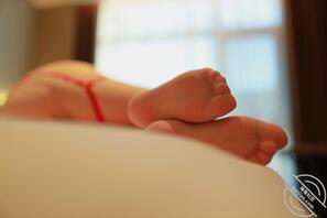 老婆新年约拍私房被摄影师內射1