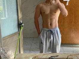 喜欢熟女，想找干妈0