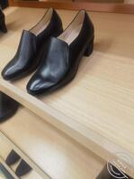 想起年轻时，看见女兵班长鞋，都很硬，偷摸撸一把1