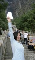 和我妈出来旅游，晚上想干她1