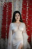 朋友结婚了，看上了他的媳妇，是真骚啊，真想操一顿.