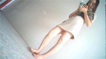 WC搬运：科技园女厕蹲守总经理的美女助理人美B已黑【9P】2