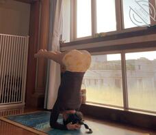 5老妈在练瑜伽真的好想干老妈呢1