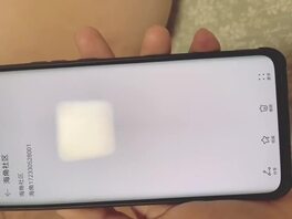 被儿子用av棒无情粗暴支配，又爱又怕！坏蛋儿子还想把他的拳头放小穴里