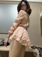 今天拿哥哥的手机玩，发现存了很多妈妈的照片，这些照片我都没在妈妈朋友圈看2