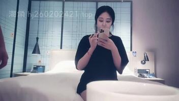 校园女神约会大叔，操得流水