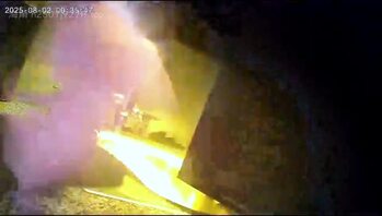 偷拍纹身大姐大上厕所（原创）