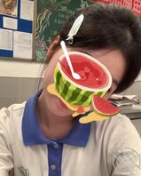 喝醉酒,把刚刚来上学的女儿给强奸了,没想到是个处女,一大堆血。2