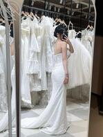 贡献我的大胸眼镜娘老婆张国锋，要结婚了正在试婚纱，她会看评论，刺激的3p0