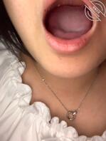 烂逼女友，各位射我女朋友嘴巴里，