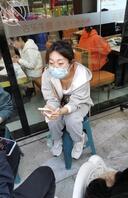 偷拍大胸眼镜妹 