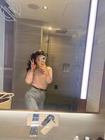 表姐毕业了，暂时没找到工作住我家，我想日她，各位大神有办法吗，求教，2