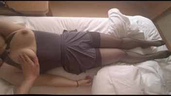 假鸡巴调教黑丝淫妻开发3P