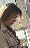 厕拍黄毛骚逼眼镜女大