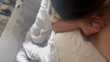 老婆例假，帮我口交