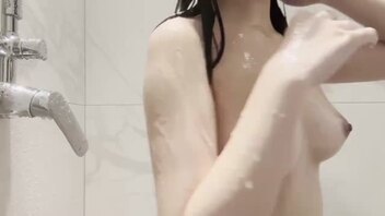 分享女朋友洗澡视频