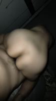 老婆要上位蹲坐近拍，看看男人们都聊什么