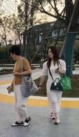 大姨子和她姨，意淫了好长时间了，她们两个都想上，怎么办2