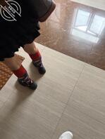 等电梯的美女，好想直接干，各位可以在评论区发发大家的骚货1