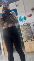 极品瑜伽裤少妇勒出鲍鱼痕迹 尾随快递站真想把她摁在快递堆里撕开瑜伽裤爆艹2