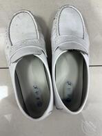 偷偷溜进护士值班室打胶保养护士鞋1