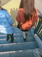 偷拍两个肉丝打底小骚妇！