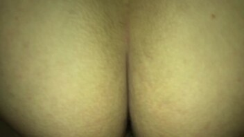 给合租小母狗打胶、给她喝的糖浆里面灌了三个月的精子&hellip;