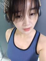 绿母奴欢迎野爹们排队操我骚妈，在排卵期把精子全射到我妈的子宫0