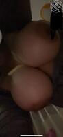 骚妹子，想吃我的大鸡吧给我看她的巨乳