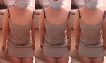 母狗犯错调教她自扇耳光，扇的啪啪响