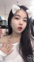 萝莉女友拍照诱惑，想舔她的甜穴了1
