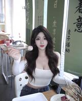 我的骚女友，小母狗。能请大神帮我P满精液吗。2