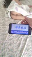 可恶老妈逼里还有张叔精液，还添了，被我操得喷湿床单，还说以后不让了。2