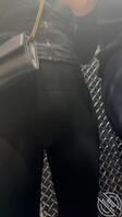 街拍记录4个紧身肥臀美女 身材颜值均在线 最喜欢哪个就先发哪个扭屁股视频2