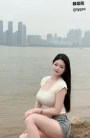 极品反差母狗金牌销售美女 余丽娇 30岁 为了销售业务多点提成 瞒着男友和客人多人运动群p0