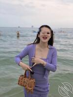 嫂子来姨妈了,实在难受叫嫂子帮口,全吞了!说美容养颜!0